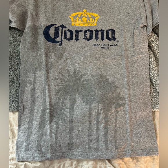small corona tee - Picture 3 of 4